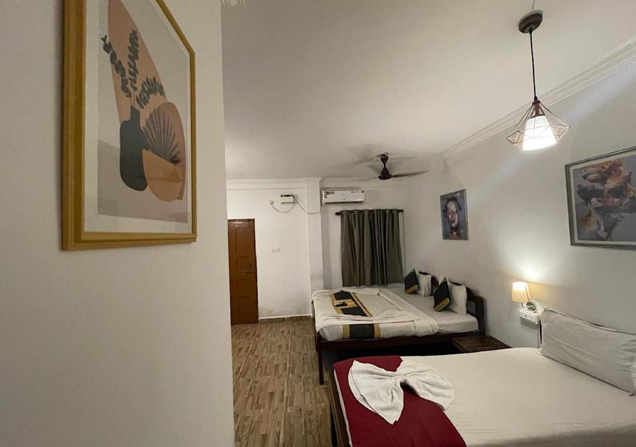 Rj14 Accommodations At Baga Beach Exterior photo